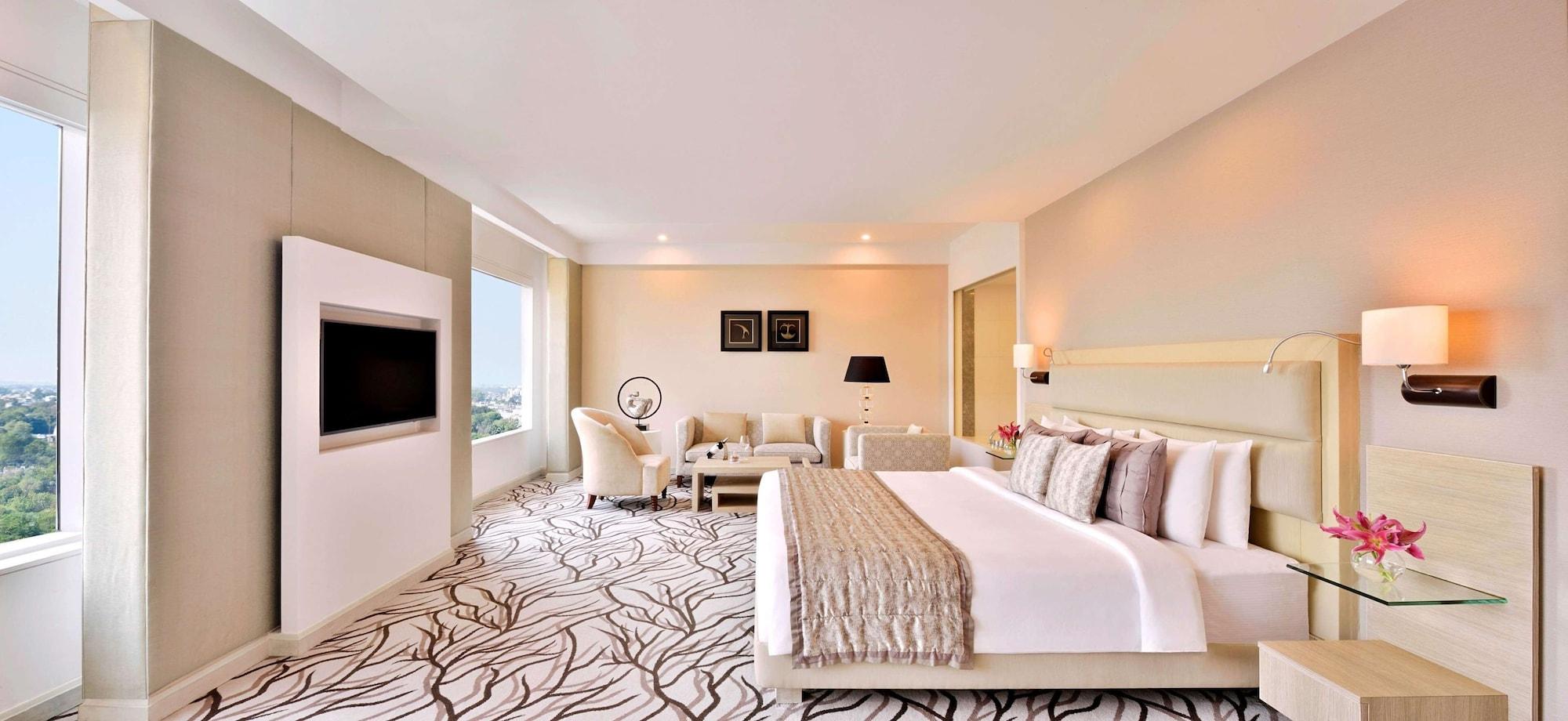 เรดิสัน บลู เบงกาลูรู เอาเตอร์ ริง โร้ด Hotel บังกาลอร์ ภายนอก รูปภาพ