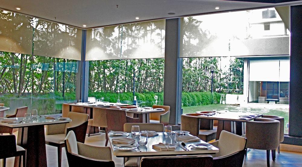 เรดิสัน บลู เบงกาลูรู เอาเตอร์ ริง โร้ด Hotel บังกาลอร์ ภายนอก รูปภาพ
