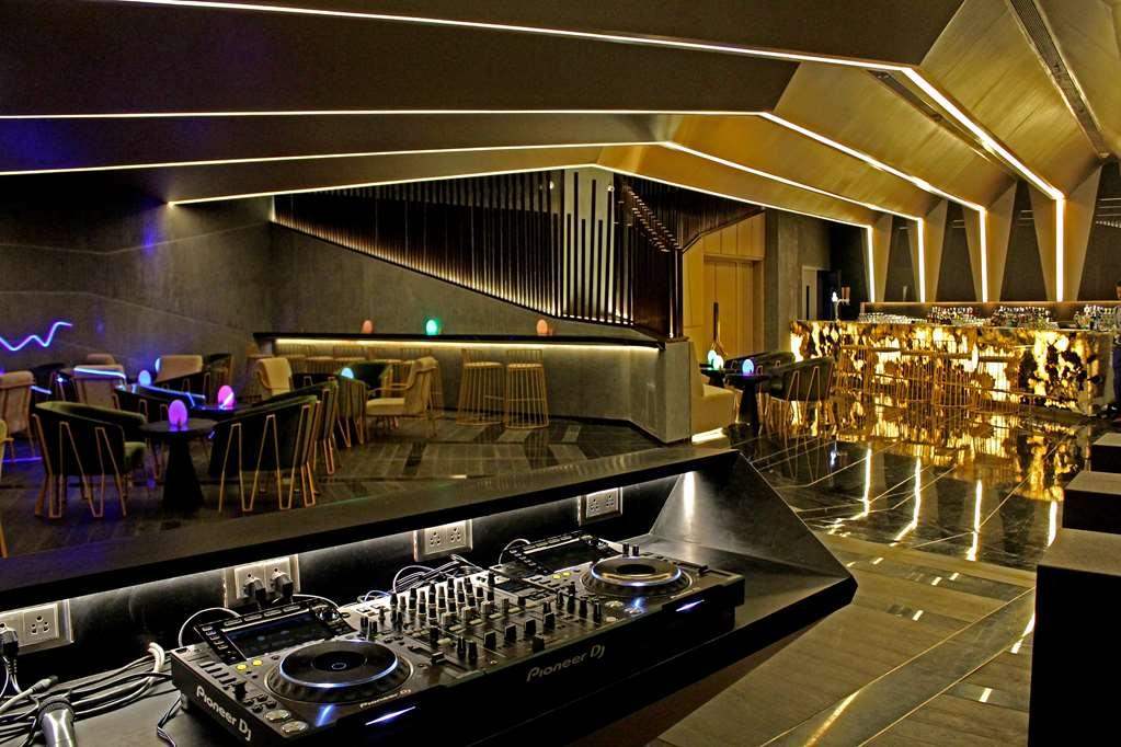เรดิสัน บลู เบงกาลูรู เอาเตอร์ ริง โร้ด Hotel บังกาลอร์ ร้านอาหาร รูปภาพ