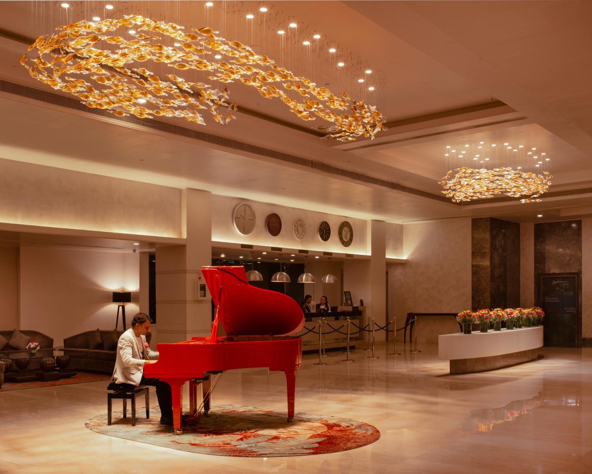 เรดิสัน บลู เบงกาลูรู เอาเตอร์ ริง โร้ด Hotel บังกาลอร์ ภายนอก รูปภาพ
