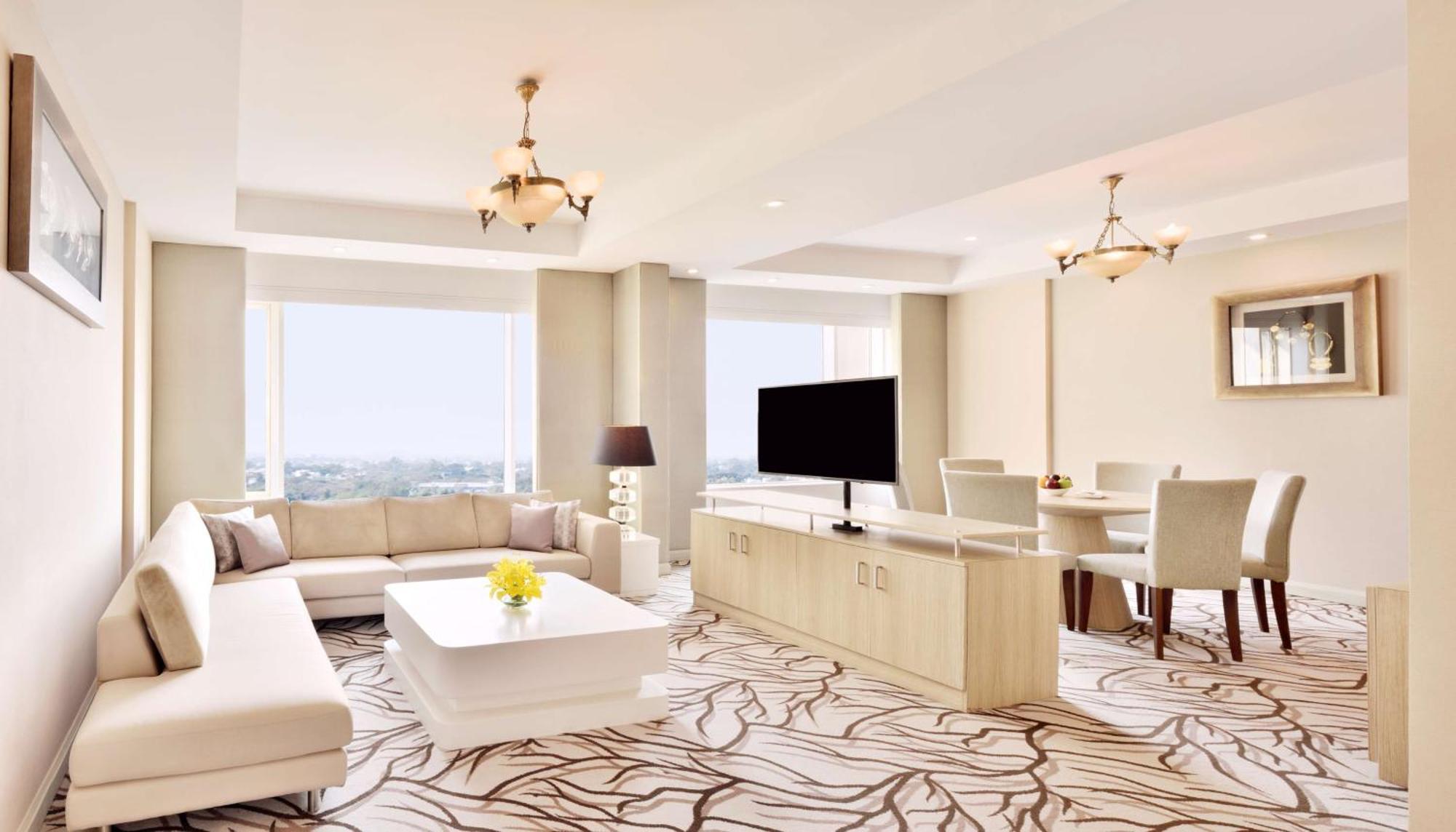 เรดิสัน บลู เบงกาลูรู เอาเตอร์ ริง โร้ด Hotel บังกาลอร์ ภายนอก รูปภาพ